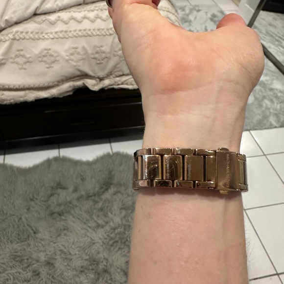 Michael Kors Watch - Picture 3 of 3